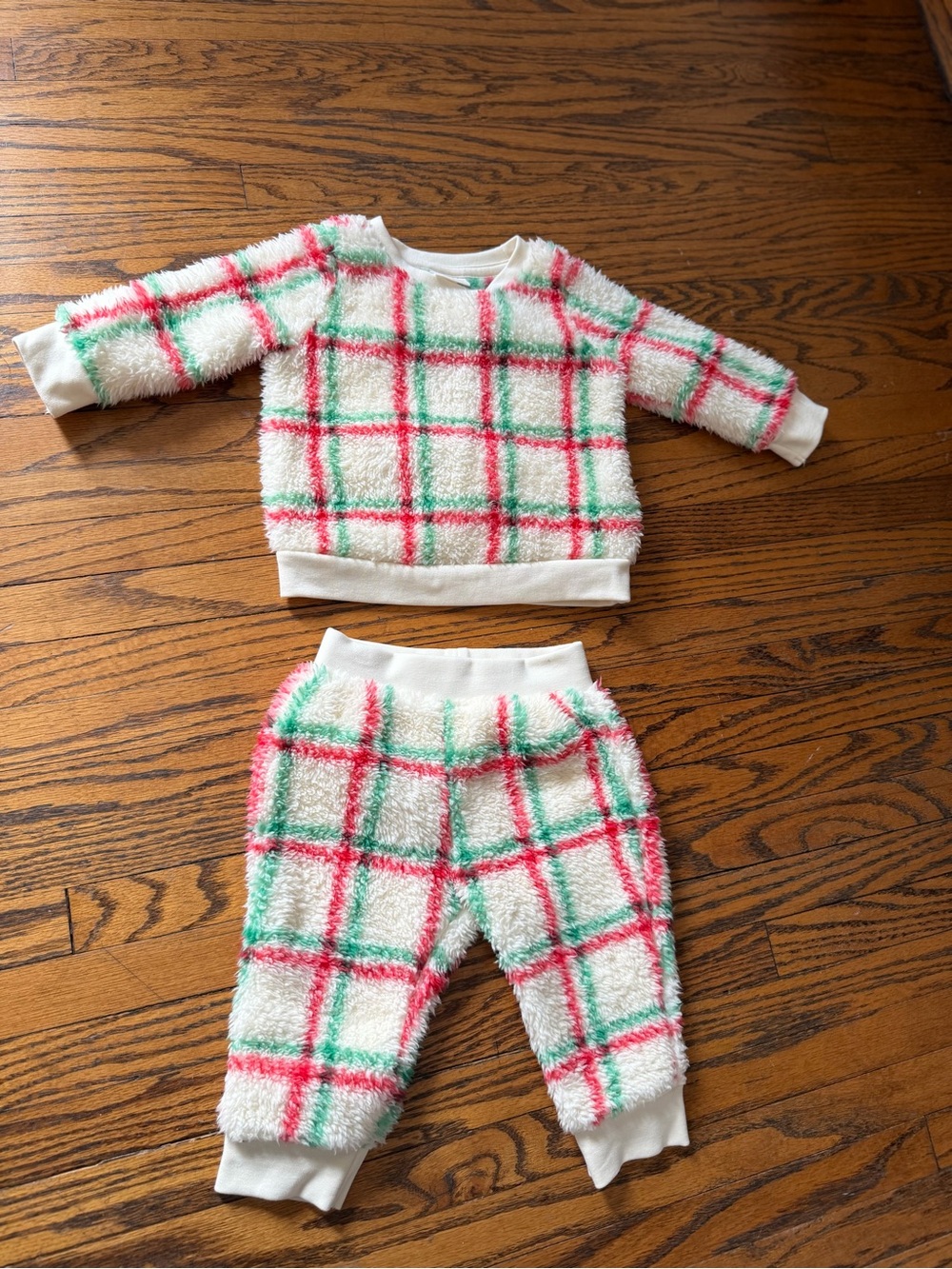 Cozy Plush Two-Piece Kids Set in Cream with Red & Green Plaid